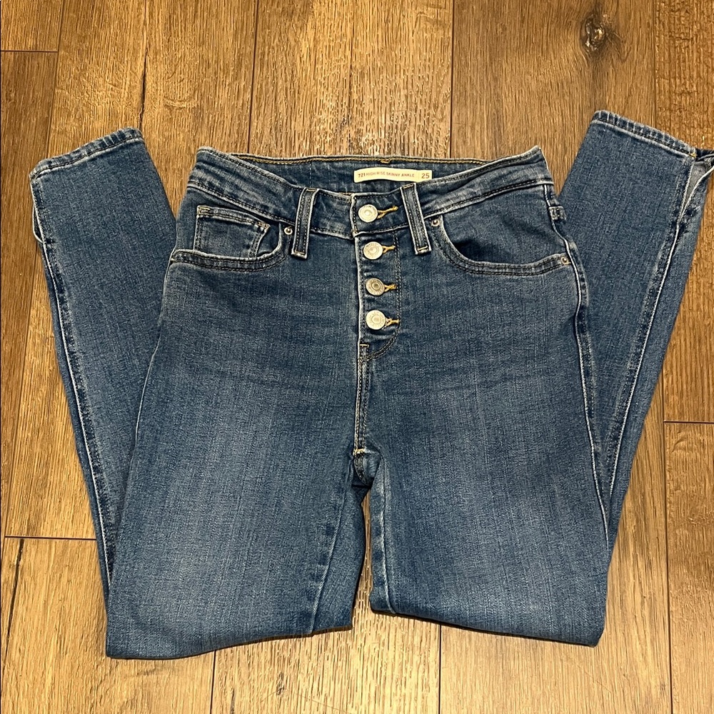 Levi’s 721 high-rise ankle jeans size 25